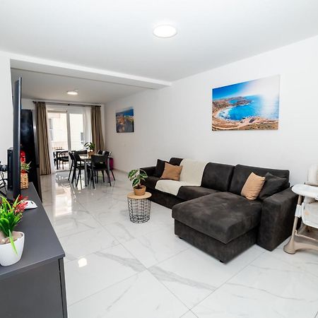 New 3 Bedroom Apartment A1 Сент-Полс-Бей Экстерьер фото