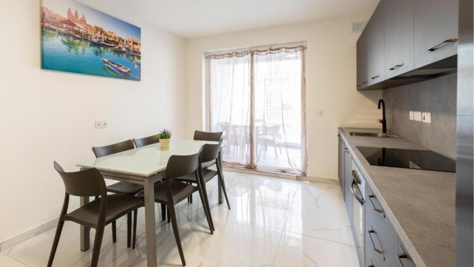 New 3 Bedroom Apartment A1 Сент-Полс-Бей Экстерьер фото
