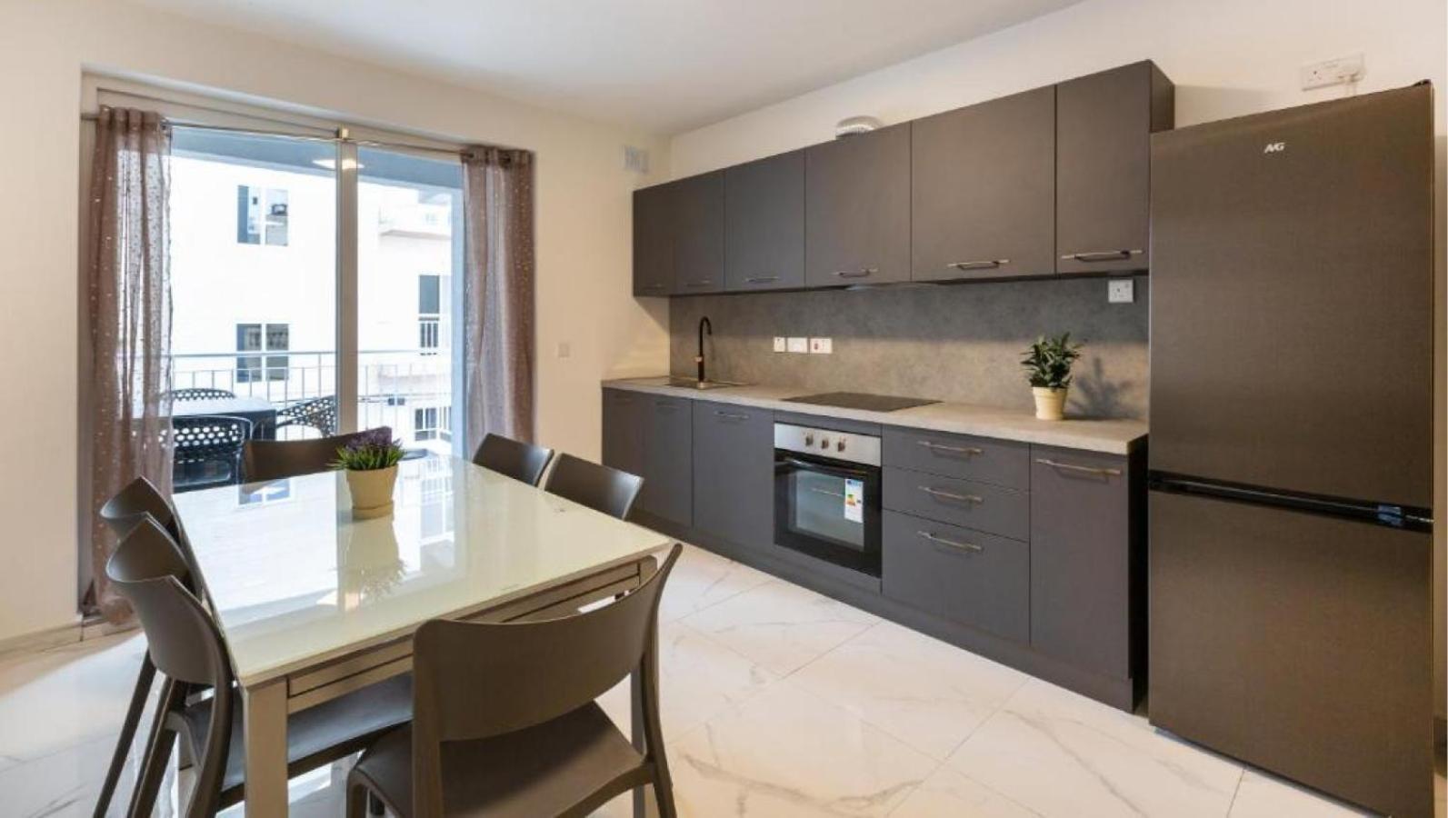 New 3 Bedroom Apartment A1 Сент-Полс-Бей Экстерьер фото