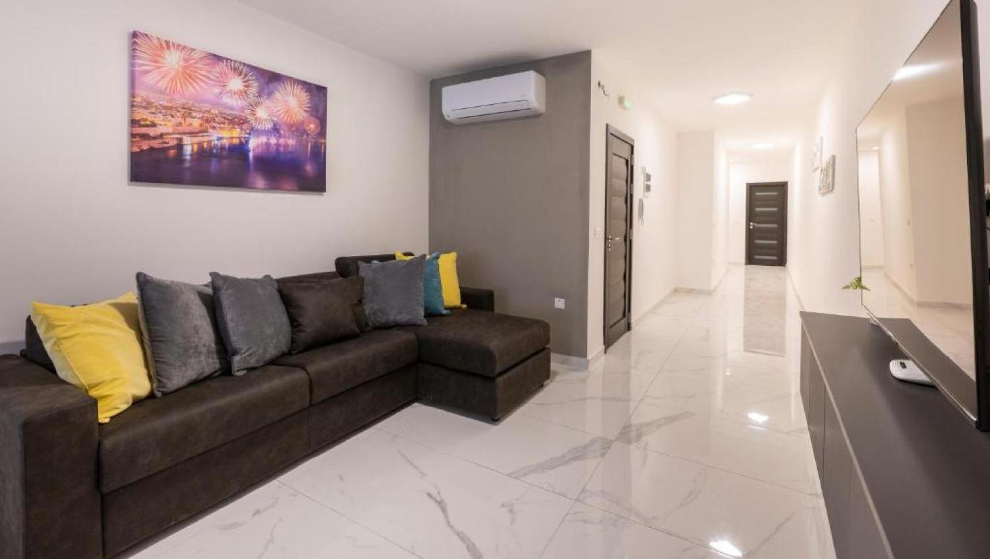 New 3 Bedroom Apartment A1 Сент-Полс-Бей Экстерьер фото