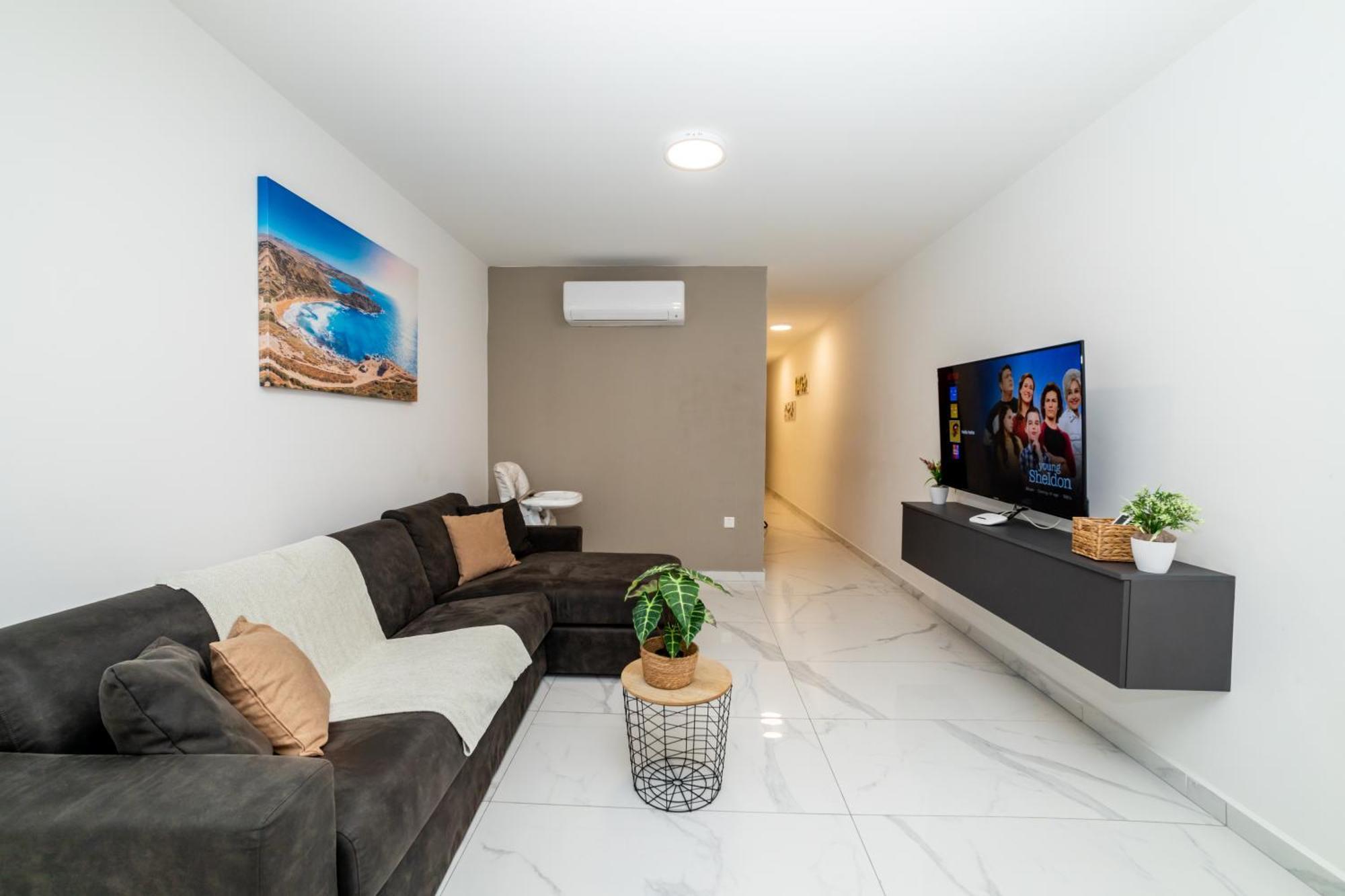 New 3 Bedroom Apartment A1 Сент-Полс-Бей Экстерьер фото