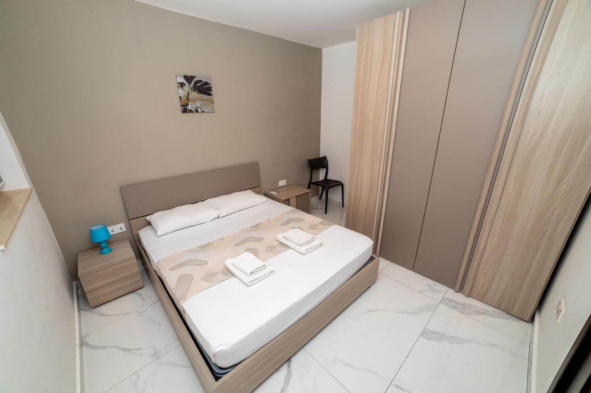 New 3 Bedroom Apartment A1 Сент-Полс-Бей Экстерьер фото