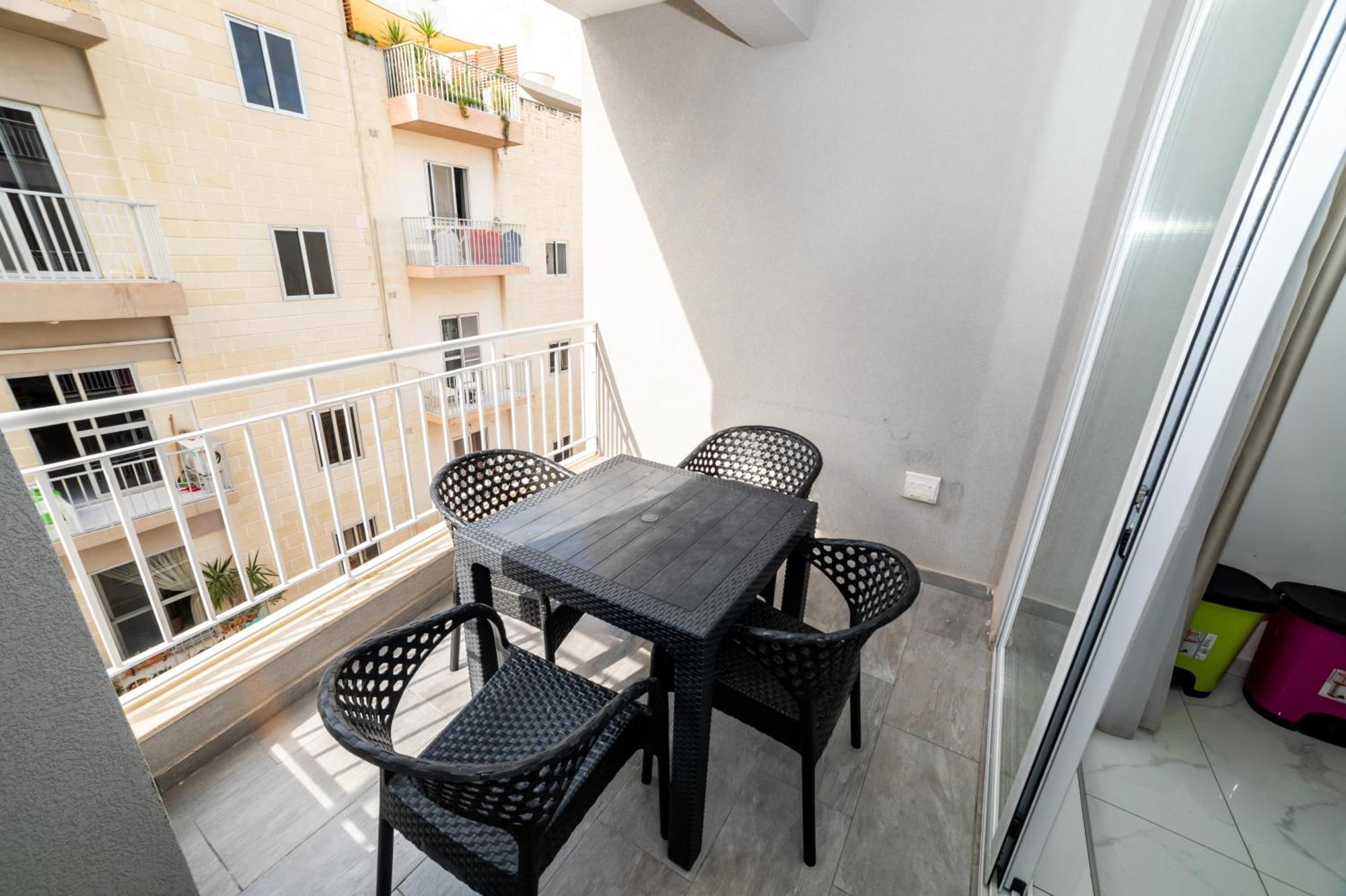 New 3 Bedroom Apartment A1 Сент-Полс-Бей Экстерьер фото