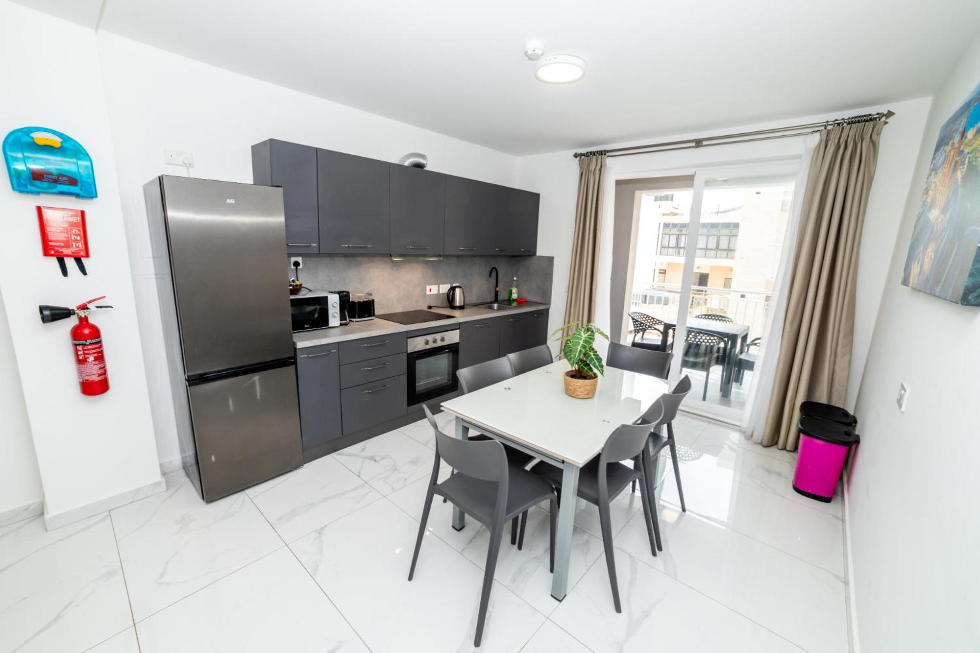 New 3 Bedroom Apartment A1 Сент-Полс-Бей Экстерьер фото