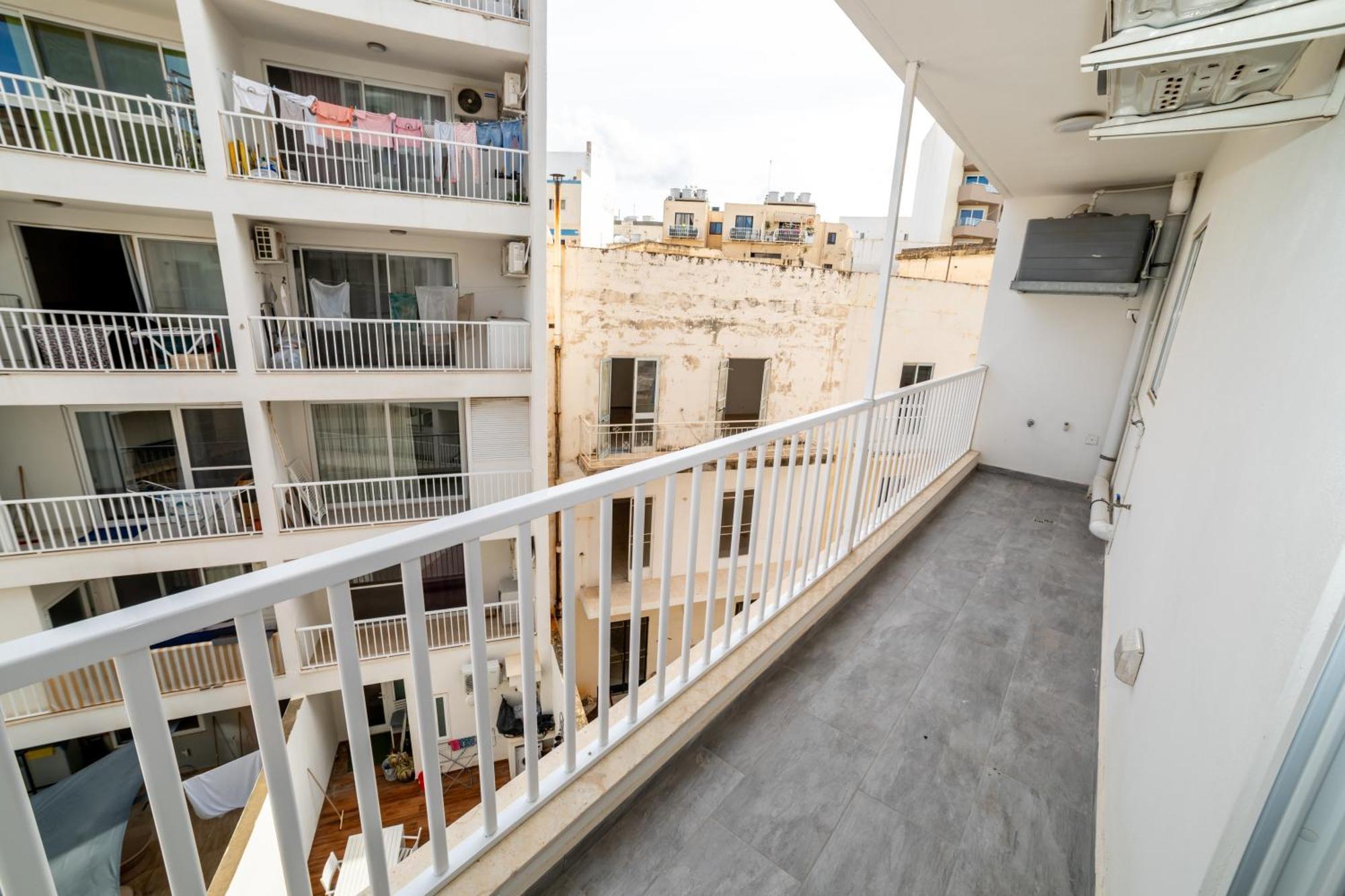 New 3 Bedroom Apartment A1 Сент-Полс-Бей Экстерьер фото